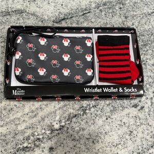 Disney Minnie Mouse Wristlet Wallet and Socks Gift Set
